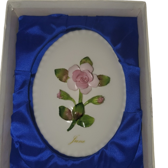 Vintage Coalport Bone China June flower wall hanging - Picture 4 of 4